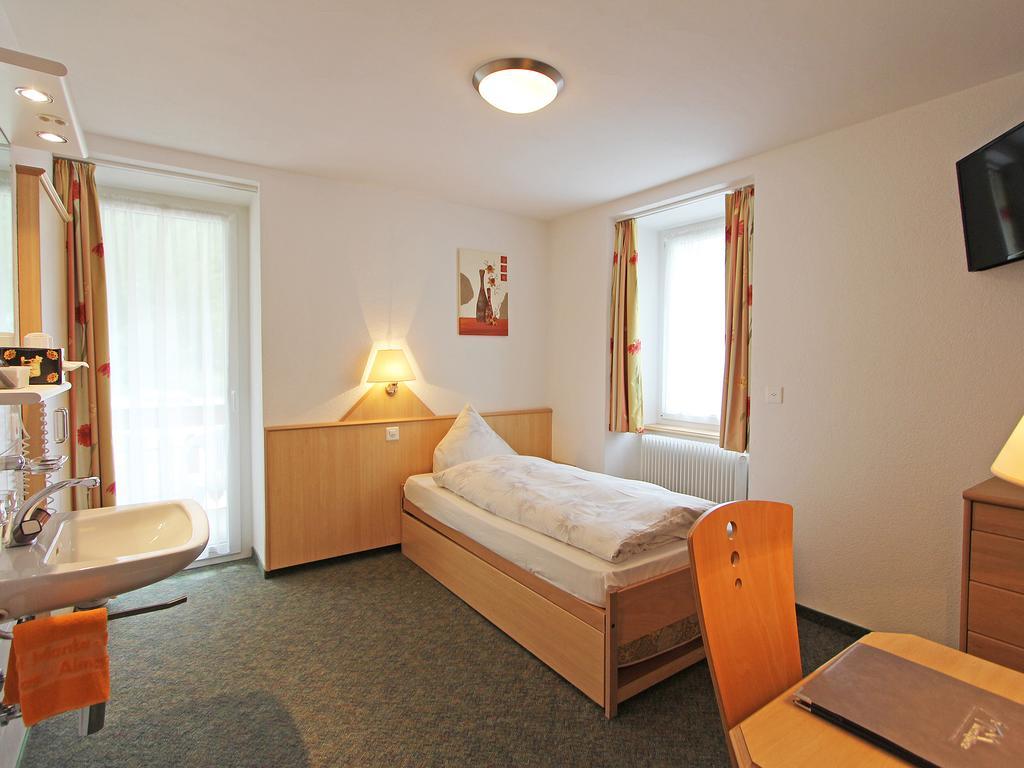Hotel Monte-Moro Saas-Almagell Phòng bức ảnh